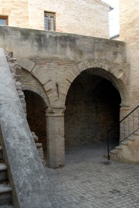 Vicolo degli archi, la vecchia entrata del castello