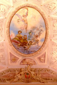 Teatro a  La Fenicea   e particolare le rosone sul soffitto. 