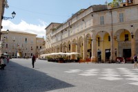Piazza del Popolo - Portico laterale (sec.xvi-xvii)