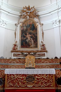Chiesa di S. Lorenzo,  Paliotto ligneo altare maggiore del 700.