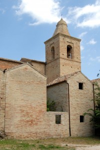 Convento francescano, parte della struttura con il campanile.
