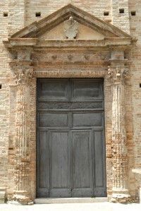 Chiesa di S. maria ausiliatrice, portale